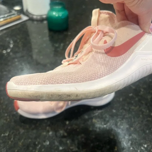 Women’s Nike Free Runs Size 8 - Picture 4 of 5